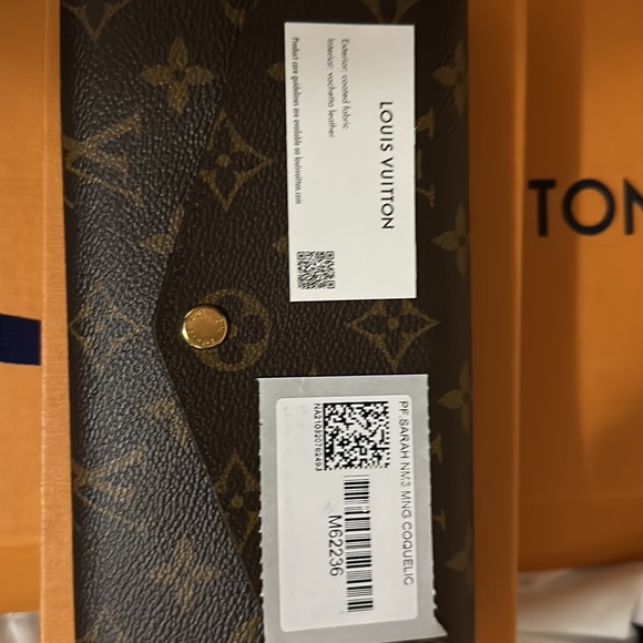 Louis Vuitton Sarah Wallet - Picture 6 of 7